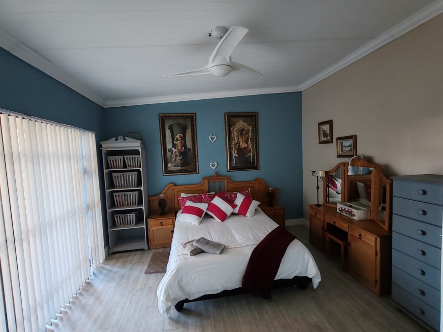 3 Bedroom Property for Sale in De Kelders Western Cape